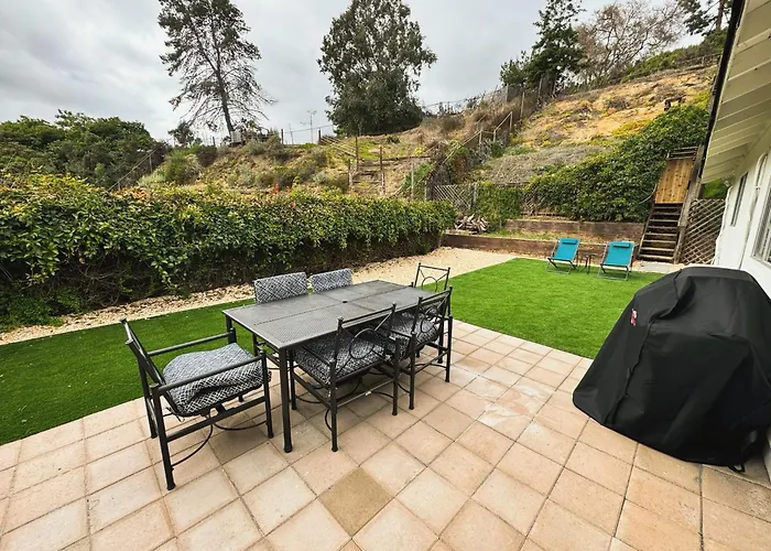 Pet Friendly Spacious 3Bed With Huge Back Yard